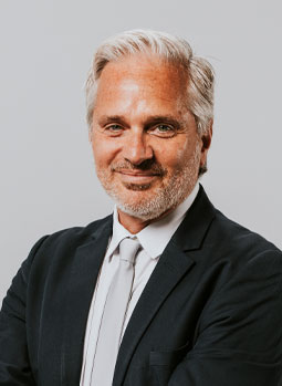 Carlos M., Empresario